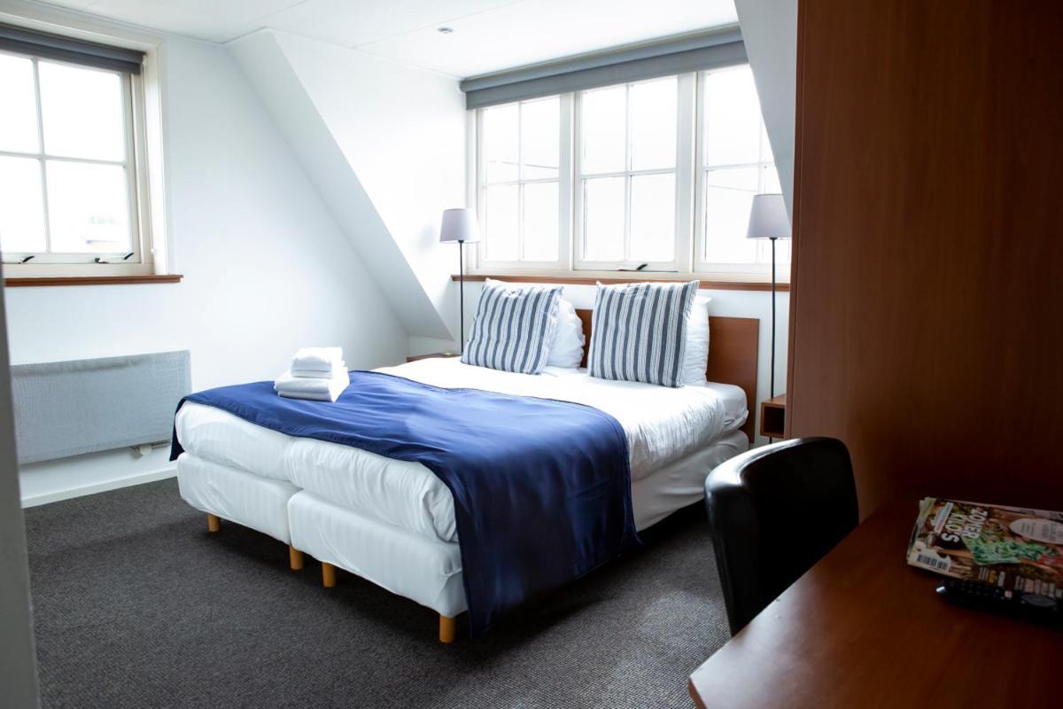Hotel Cafe Restaurant Heineke Loosdrecht Exteriör bild