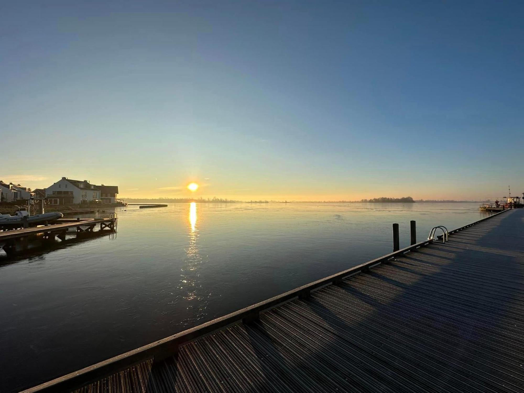 Hotel Cafe Restaurant Heineke Loosdrecht Exteriör bild